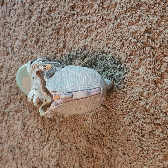 Gorgeous Womens Silver Embellished Prom Forever High Heel Shoe Sz 8 used once - Picture 4 of 8